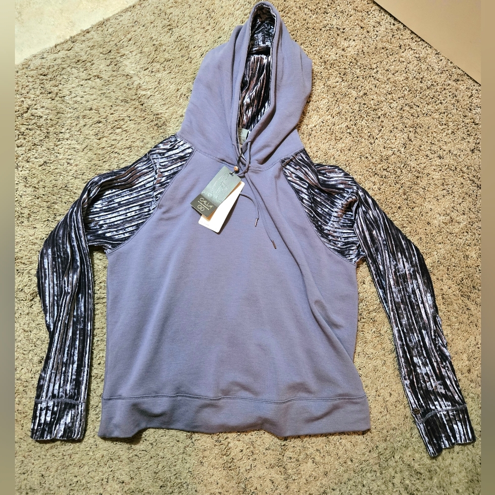 *NWT - Calia hooded sweatshirt - thinner material -XL